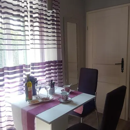 Elly Apartment