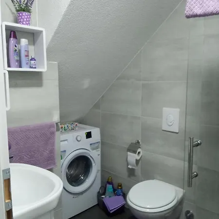 Elly Apartment